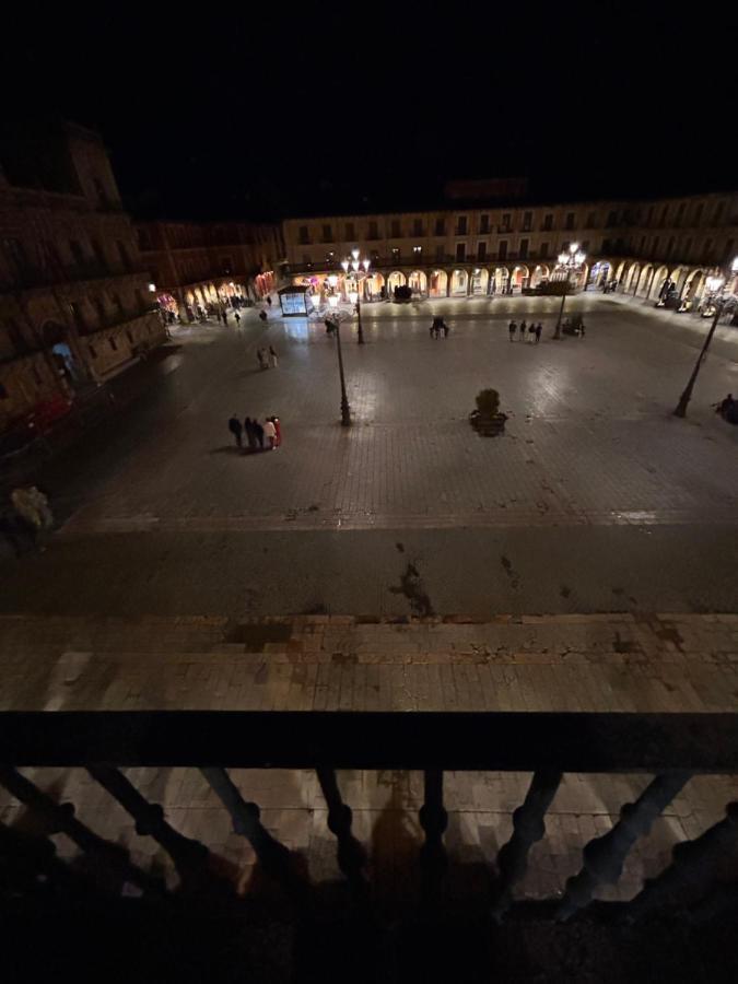 Plaza Mayor Leon - Bohemia ภายนอก รูปภาพ